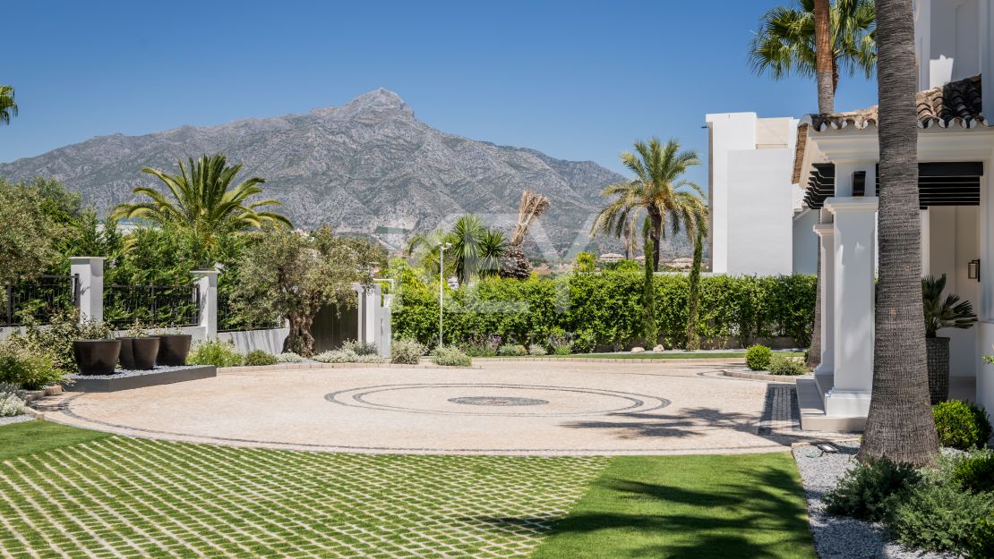 Elegant villa in La Cerquilla, Nueva Andalucia