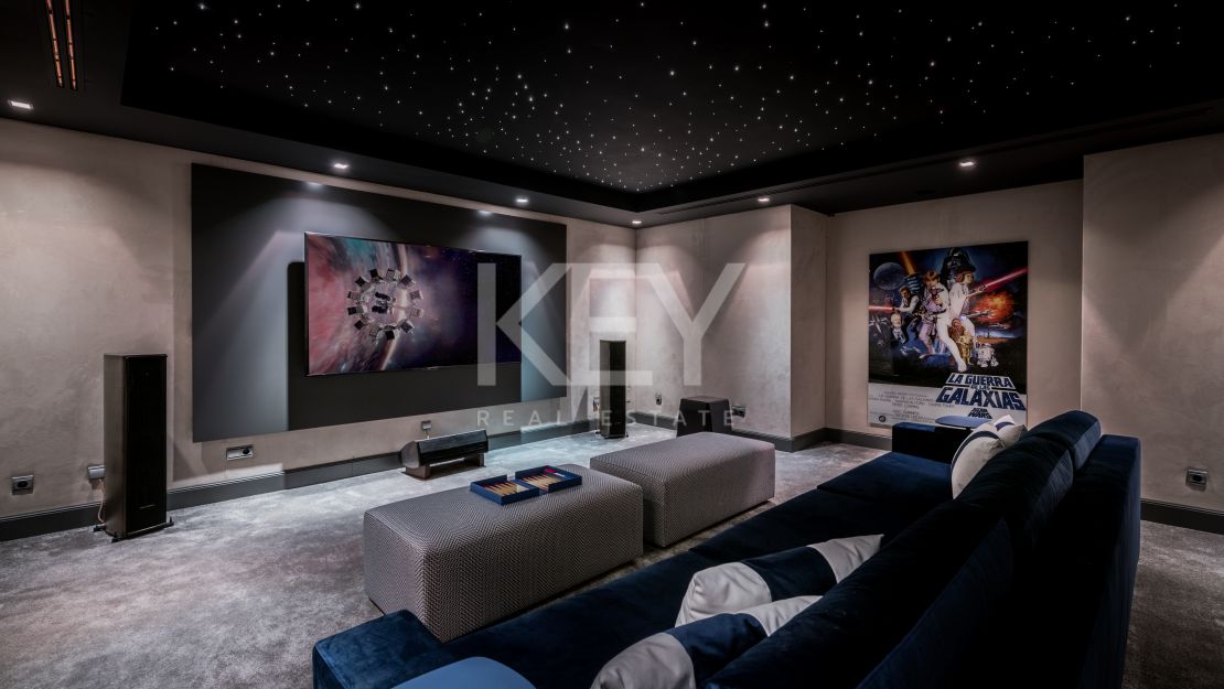 Elegant villa in La Cerquilla, Nueva Andalucia