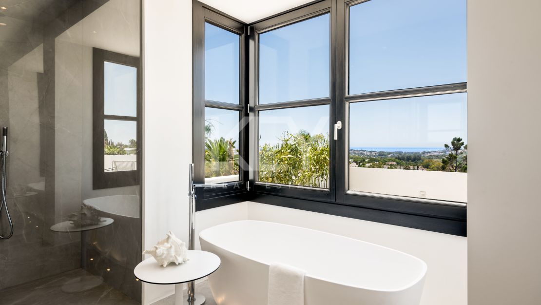 Elegant villa in La Cerquilla, Nueva Andalucia