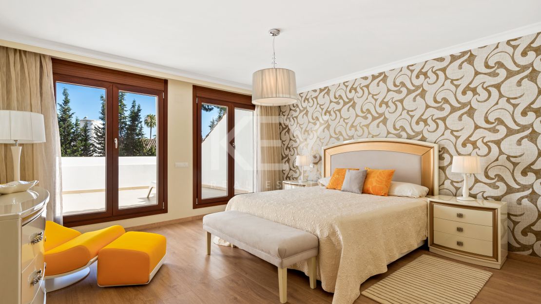 Villa Bianca: Family-Friendly Beachside Villa for Short-Term Rent in Puerto Banús, Marbella