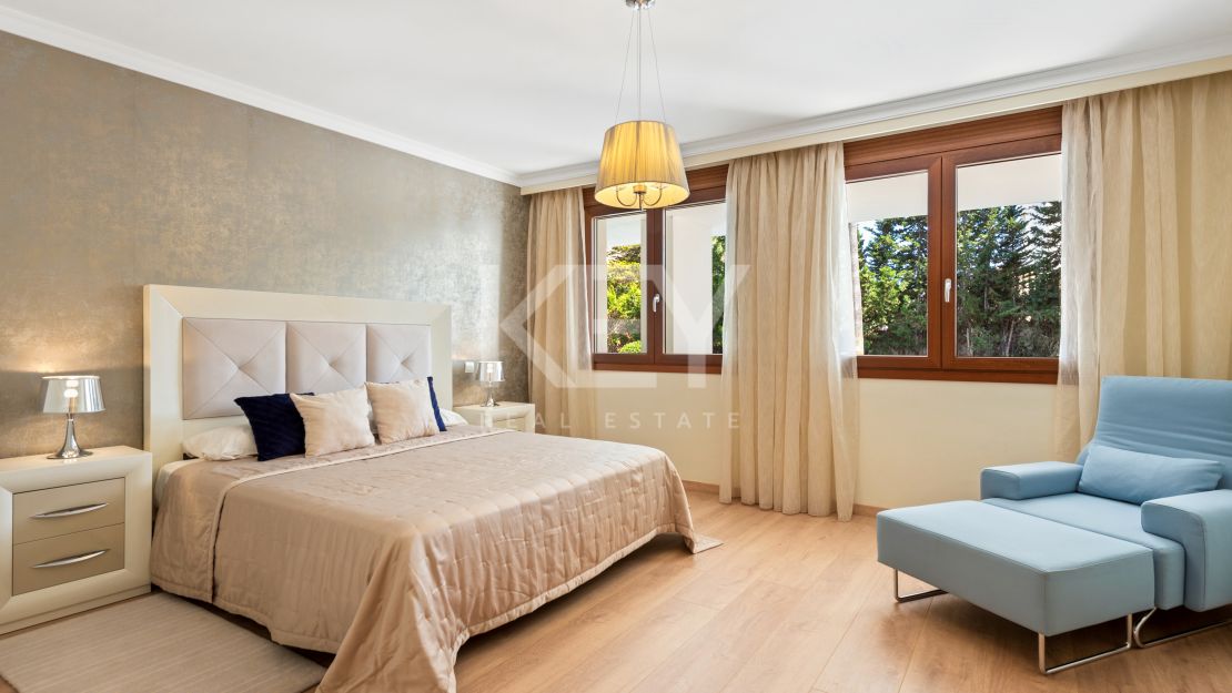 Villa Bianca: Family-Friendly Beachside Villa for Short-Term Rent in Puerto Banús, Marbella
