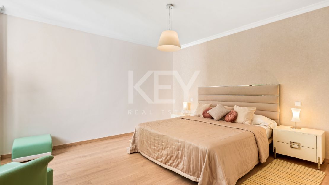 Villa Bianca: Family-Friendly Beachside Villa for Short-Term Rent in Puerto Banús, Marbella