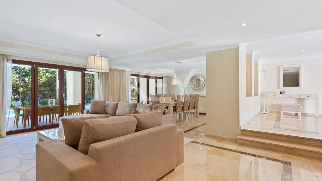 Villa Bianca: Family-Friendly Beachside Villa for Short-Term Rent in Puerto Banús, Marbella
