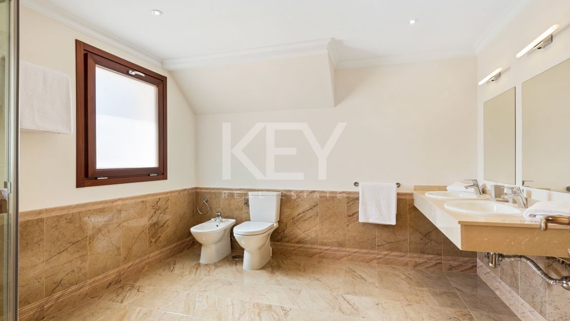 Villa Bianca: Family-Friendly Beachside Villa for Short-Term Rent in Puerto Banús, Marbella