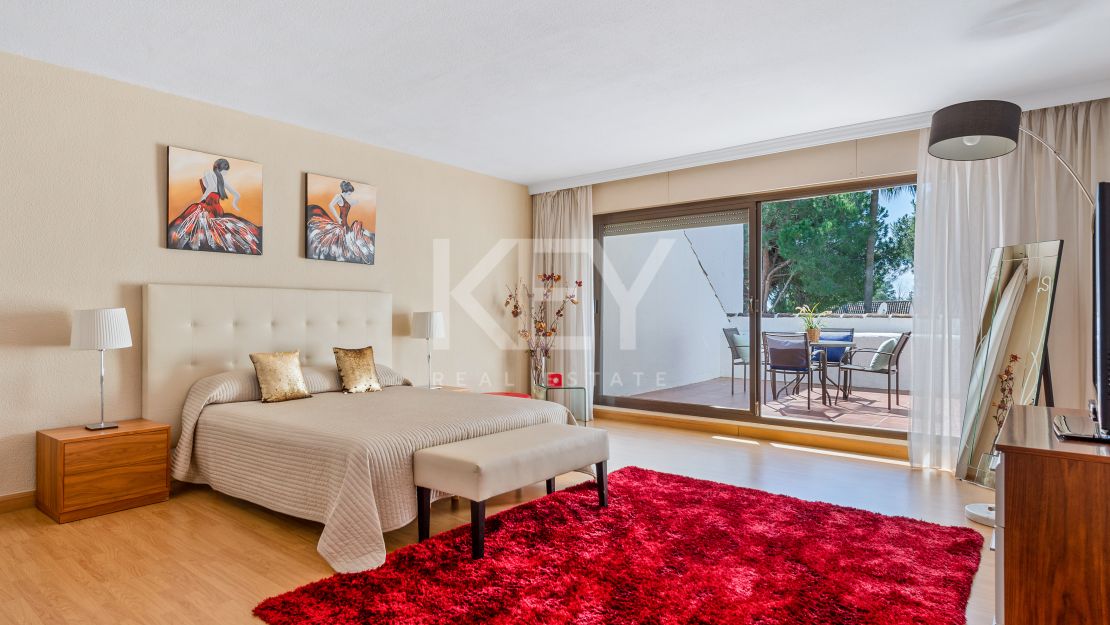 Modern Beachside Villa for Short-Term Rent in Puerto Banus, Marbella