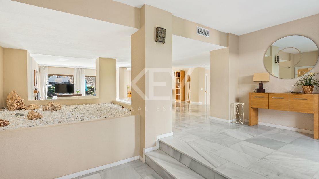 Modern Beachside Villa for Short-Term Rent in Puerto Banus, Marbella