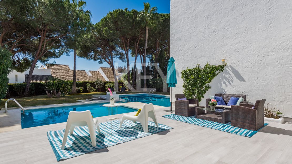Modern Beachside Villa for Short-Term Rent in Puerto Banus, Marbella