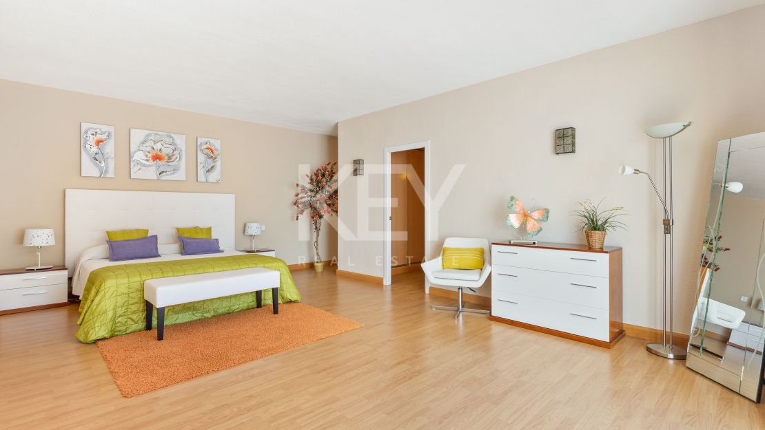 Modern Beachside Villa for Short-Term Rent in Puerto Banus, Marbella