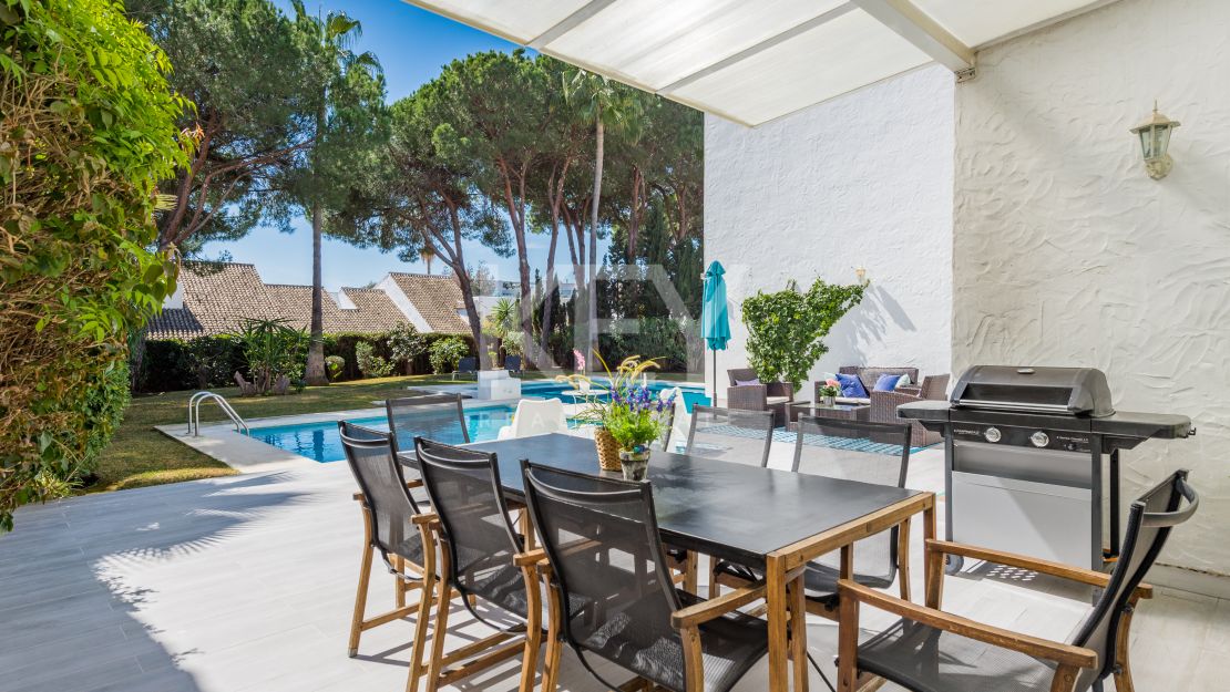 Modern Beachside Villa for Short-Term Rent in Puerto Banus, Marbella