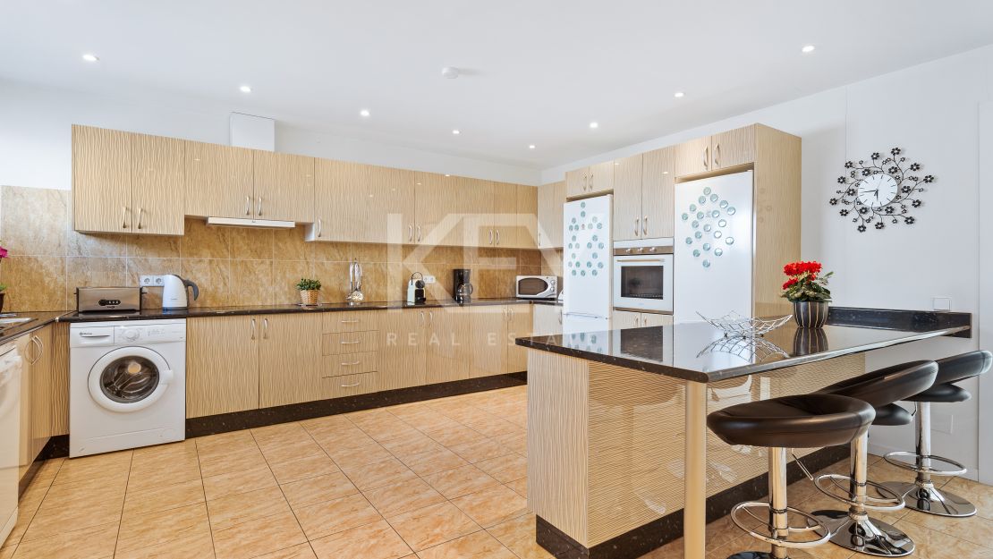 Modern Beachside Villa for Short-Term Rent in Puerto Banus, Marbella