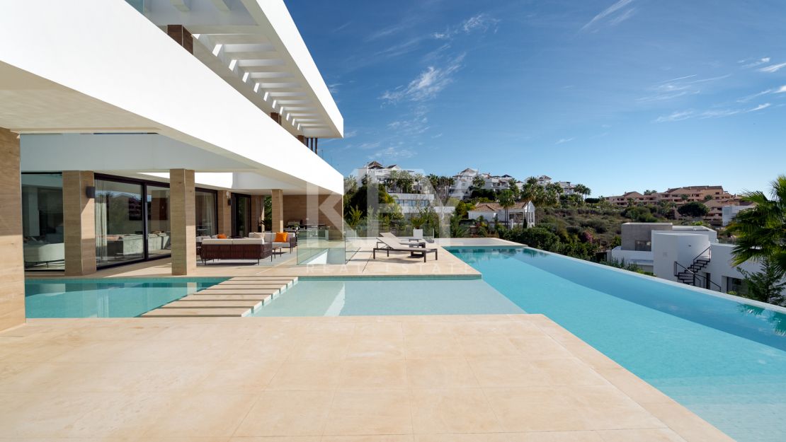 La Alquería 16 - villa de lujo moderna con impresionantes vistas al golf y al mar en La Alquería, Benahavís