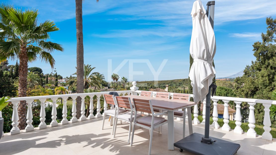 Villa Arcadia: a perfect sea views holiday villa in Costa del Sol