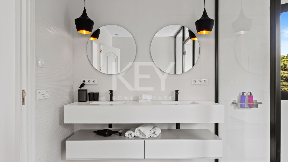 Villa Arcadia: a perfect sea views holiday villa in Costa del Sol