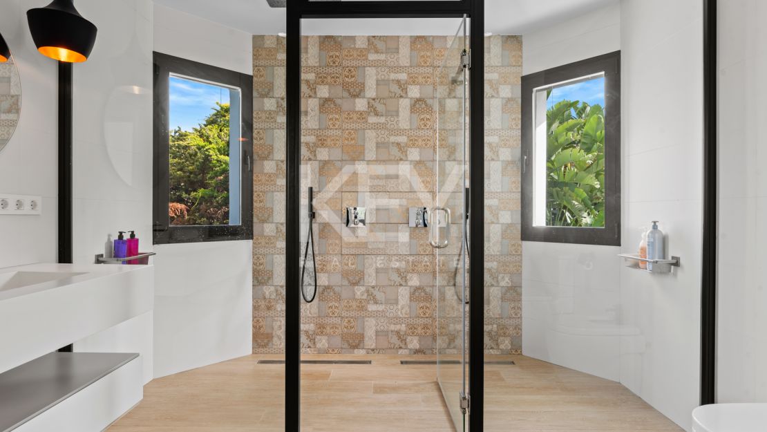 Villa Arcadia: a perfect sea views holiday villa in Costa del Sol