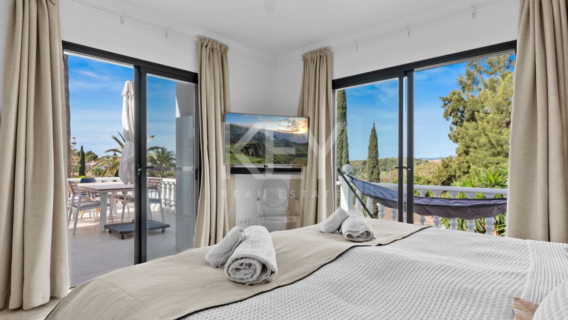 Villa Arcadia: a perfect sea views holiday villa in Costa del Sol