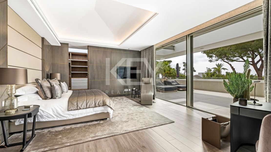 VILLA AMELIE: Luxurious beachside villa in Golden Mile, Marbella