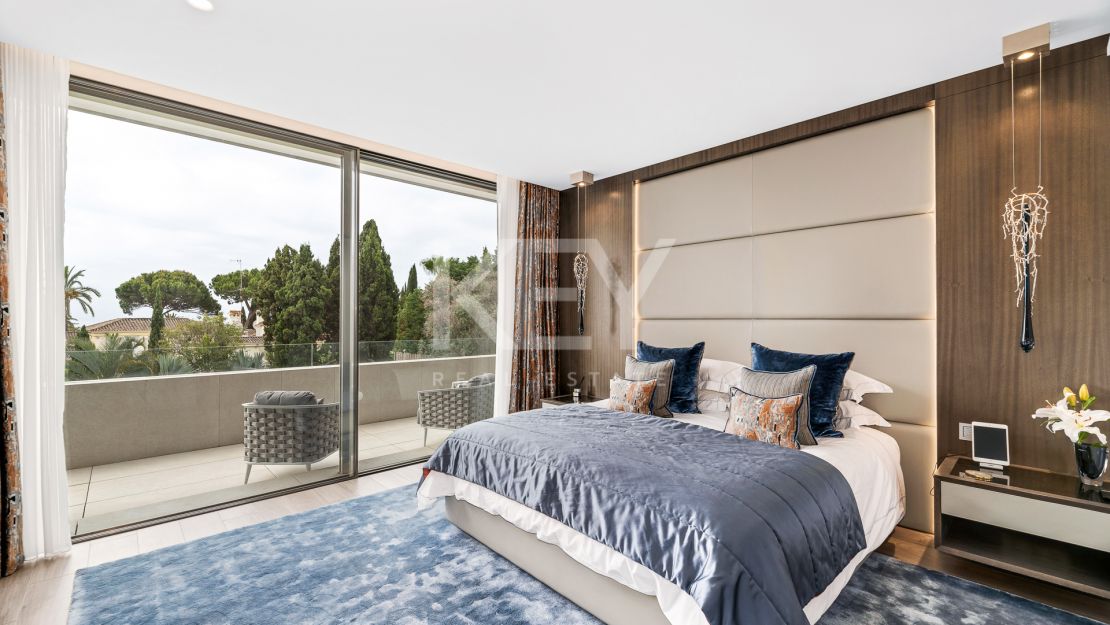 VILLA AMELIE: Luxurious beachside villa in Golden Mile, Marbella