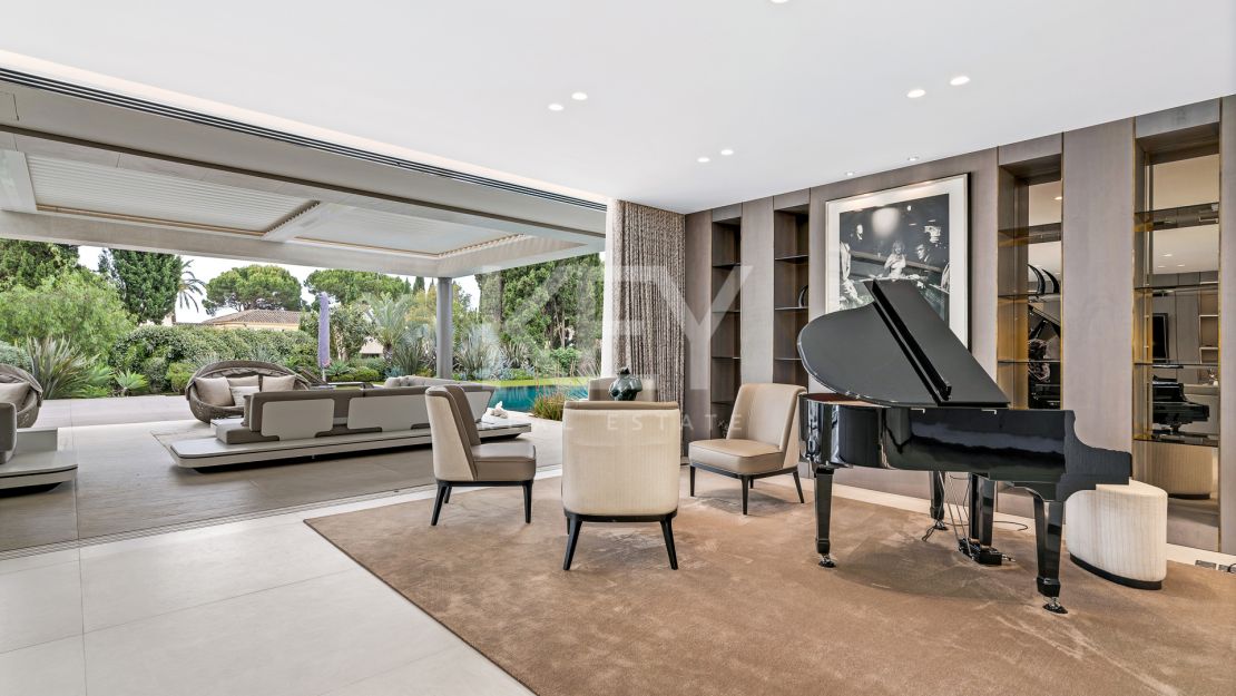 VILLA AMELIE: Luxurious beachside villa in Golden Mile, Marbella