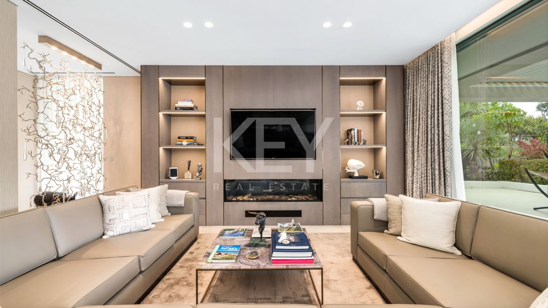 VILLA AMELIE: Luxurious beachside villa in Golden Mile, Marbella
