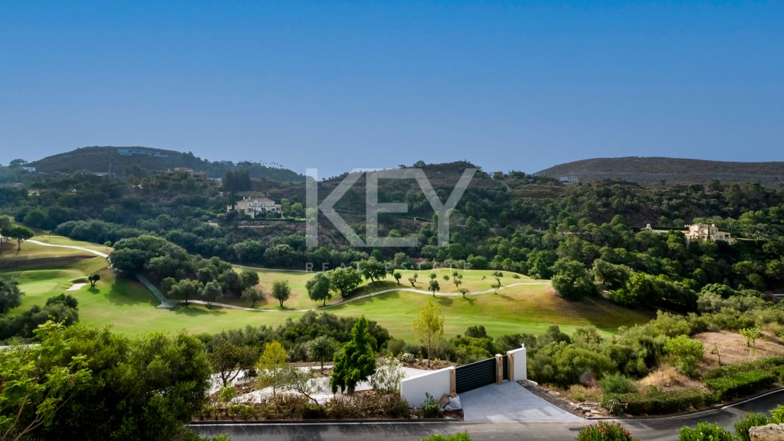Spectacular 5-bedroom villa with panoramic sea views