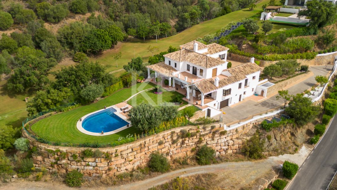 Spectacular 5-bedroom villa with panoramic sea views