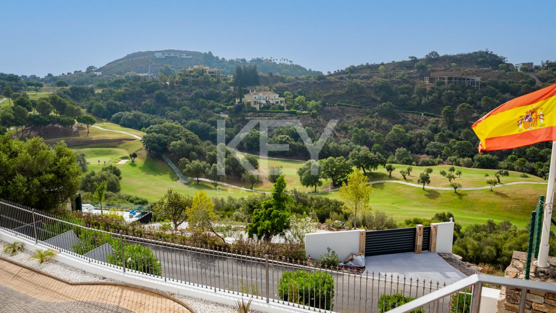 Spectacular 5-bedroom villa with panoramic sea views