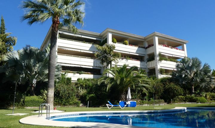 A stunning and ample 3 bedroom apartment in Marbella town centre