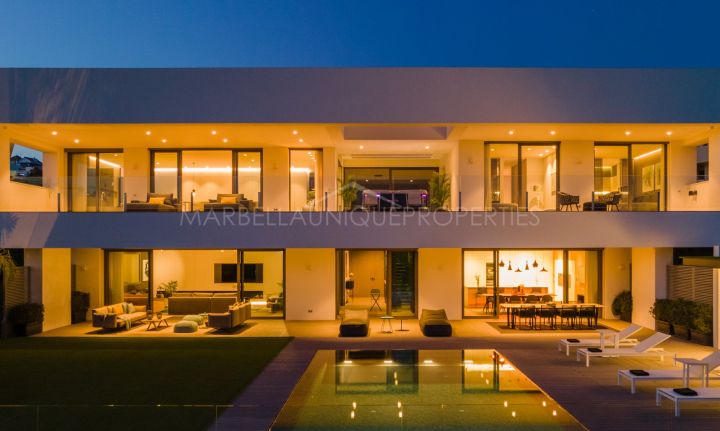 6 bedroom villa for sale in La Alqueria, Benahavis
