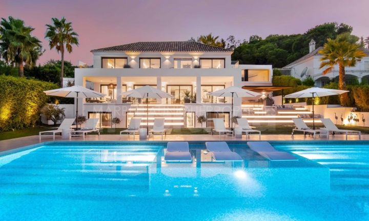 Una excepcional villa moderna de 5 dormitorios en alquiler en Las Brisas, Marbella
