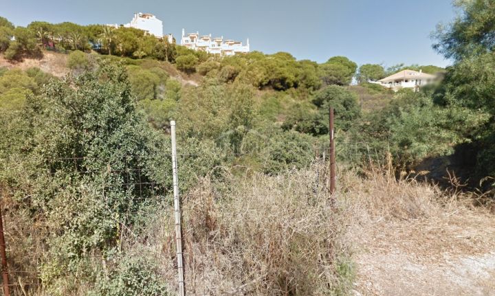 Terrain dans la zone résidentielle d'Elviria, Marbella.