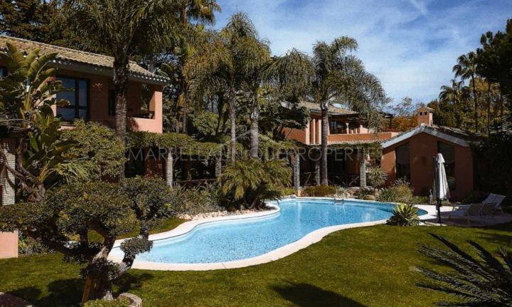 Magnificient estate including two independent villas on Marbella Golden Mile