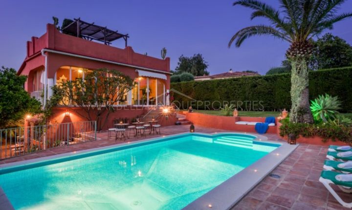 Villa de estilo andaluz de 7 dormitorios en El Real Panorama, Marbella Este