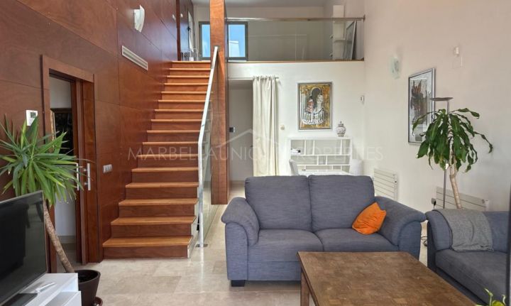 Adosada de lujo de 4 dormitorios con vistas excepcionales en Marbella Views, Benahavis
