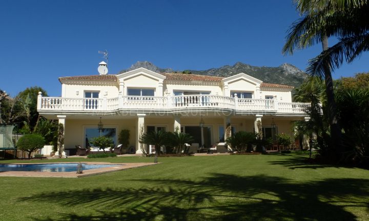 Excepcional villa de 6 dormitorios en Sierra Blanca, Milla de Oro de Marbella