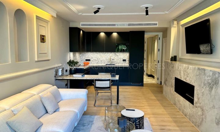 Luxueux appartement au rez-de-chaussée entièrement rénové à Marina Puente Romano, Marbella