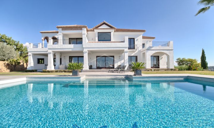 Luxury 6 bedroom villa in Los Flamingos Golf, Benahavis