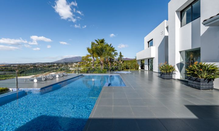 Villa de luxe de 5 chambres avec vue panoramique sur la mer à Los Flamingos, Benahavis