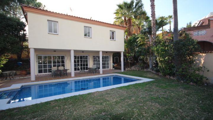 Villa in Nueva Andalucia