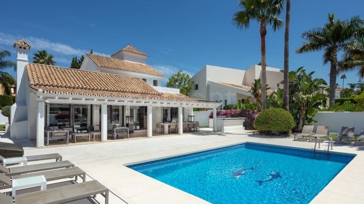 Luxury golf villa for sale in Nueva Andalucia, Costa del Sol