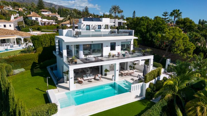 5-Bedroom villa for sale in Nagueles, Marbella Golden Mile