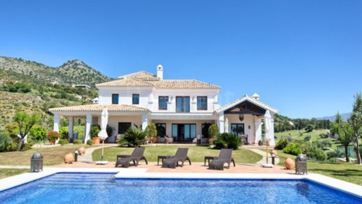 5-Bedroom front line golf villa for sale in Marbella Club Golf Resort, Marbella West