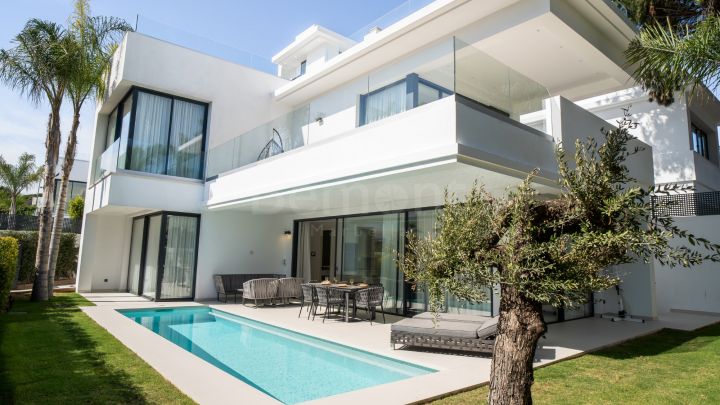 Luxury 4-bedroom villa for sale in Marbella Golden Mile