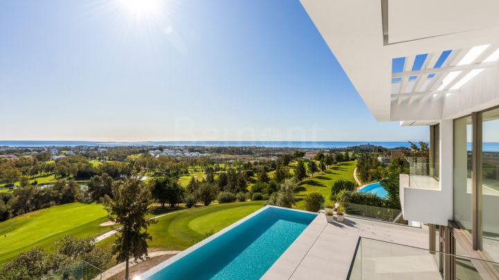 New build first line golf villa for sale in La Alqueria, Benahavis