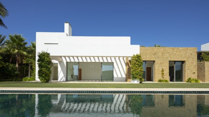 Luxury 5-bedroom golf villa for sale in Finca Cortesin, Marbella West