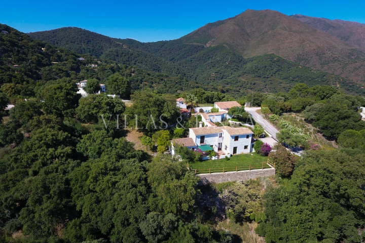 Casares, Country house with spectacular sea views
