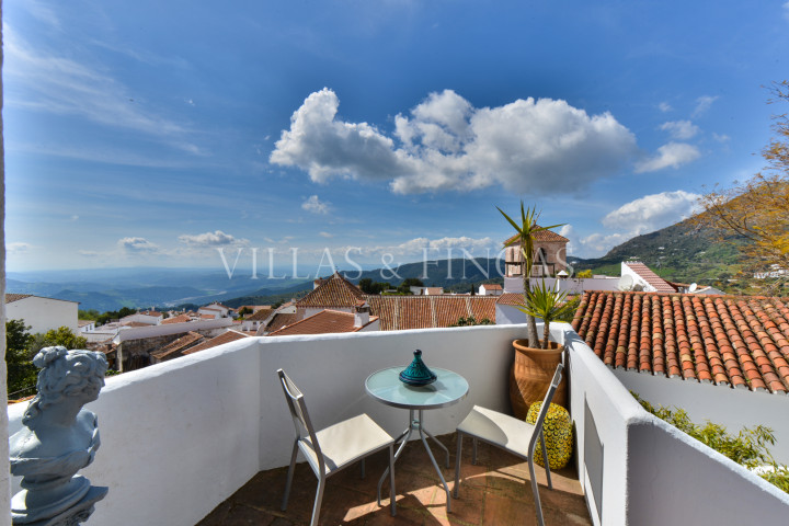 Gaucin, Bright and Beautiful Village House
