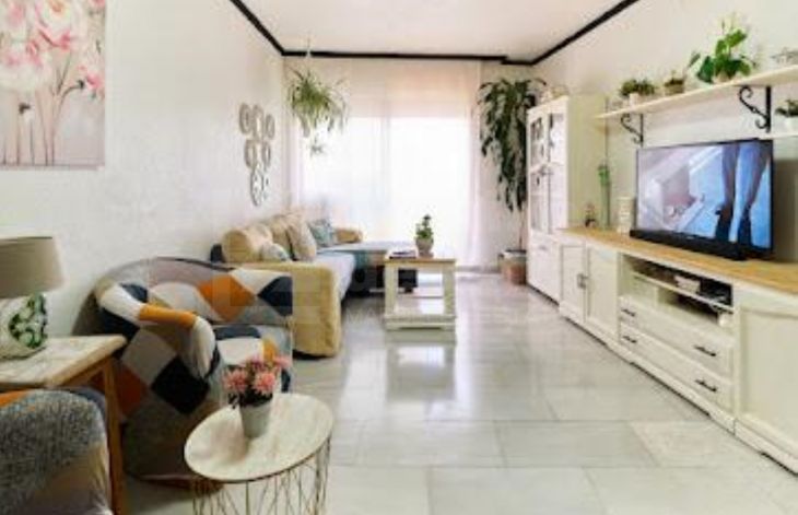 Sunny three-bedroom apartment located in the El Barrio area, in the center of Marbella