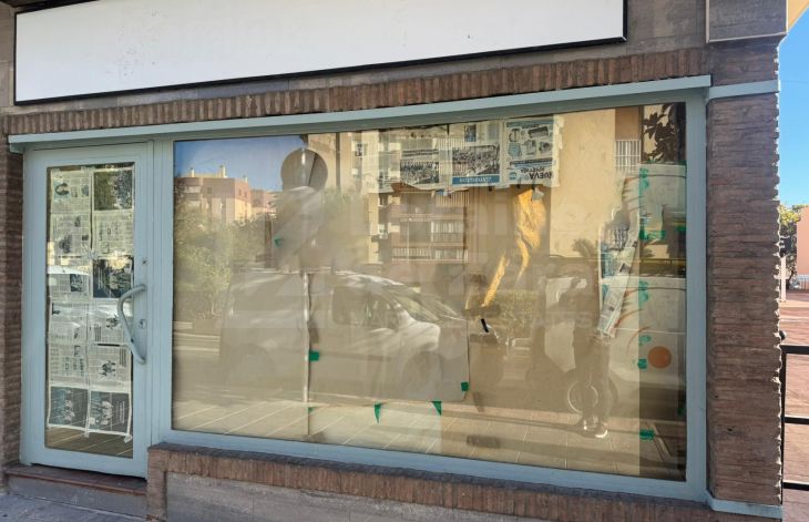 Spacious commercial premises located in the Miraflores area of Marbella.