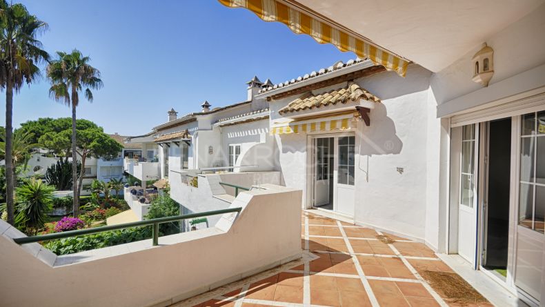 Penthouse a few steps from the beach in El Presidente, Estepona