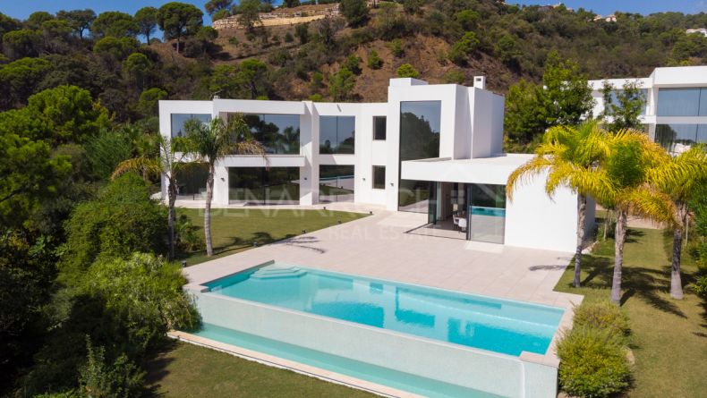 Villa de diseño moderno en El Madroñal, Benahavis